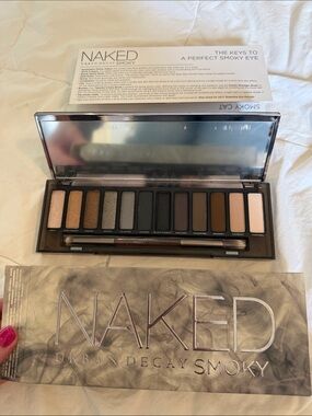 Urban Decay Naked Smoky Palette